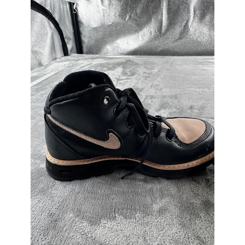 Nike Manoa Leather Boots Womens 7.5 Black Tan Mid Top Hiking Sneakers 308671-061
